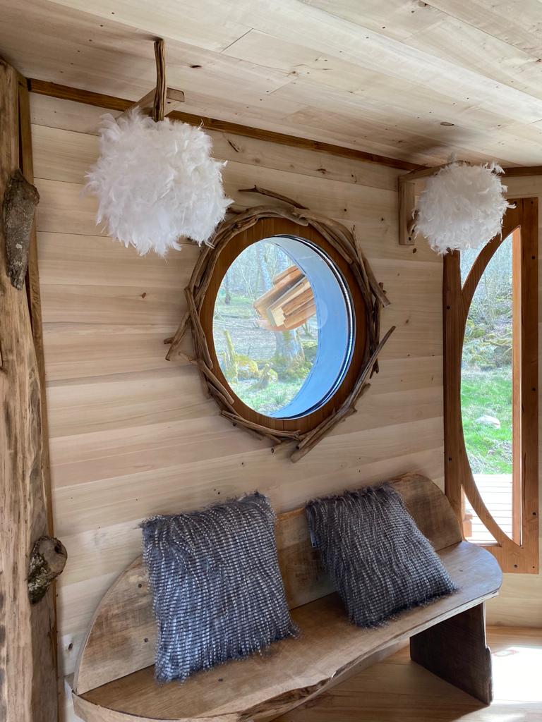 fenêtre ronde bois cabane