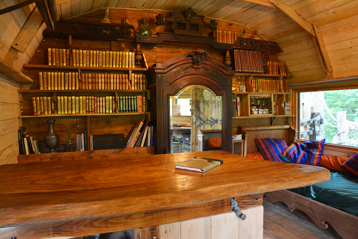 bar et bibliothèque