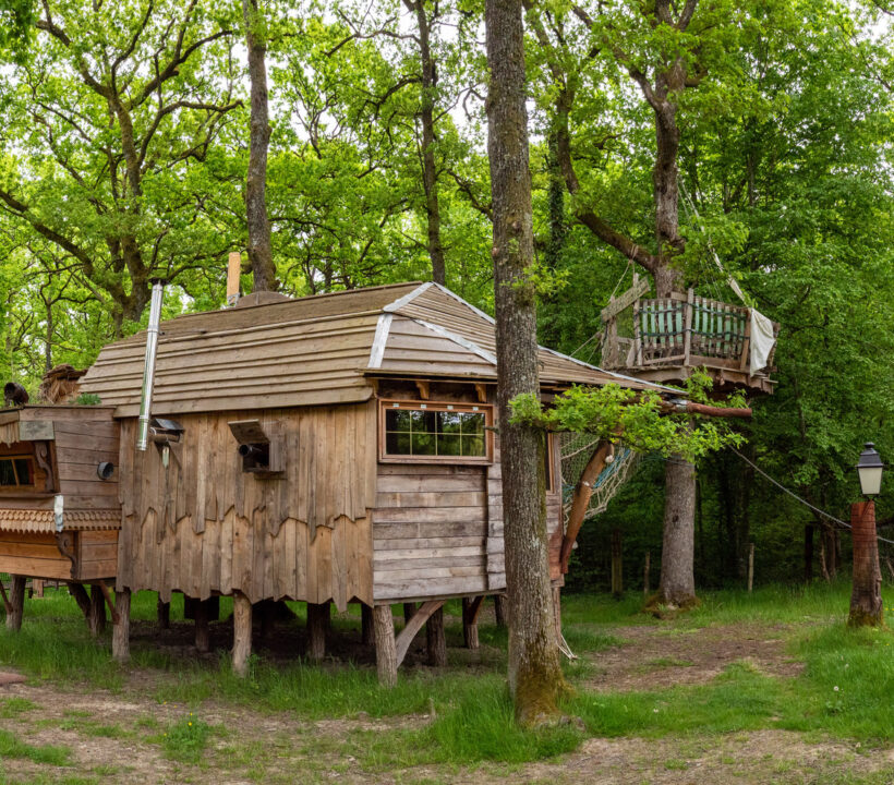 Cabane bateau sur pilotis
